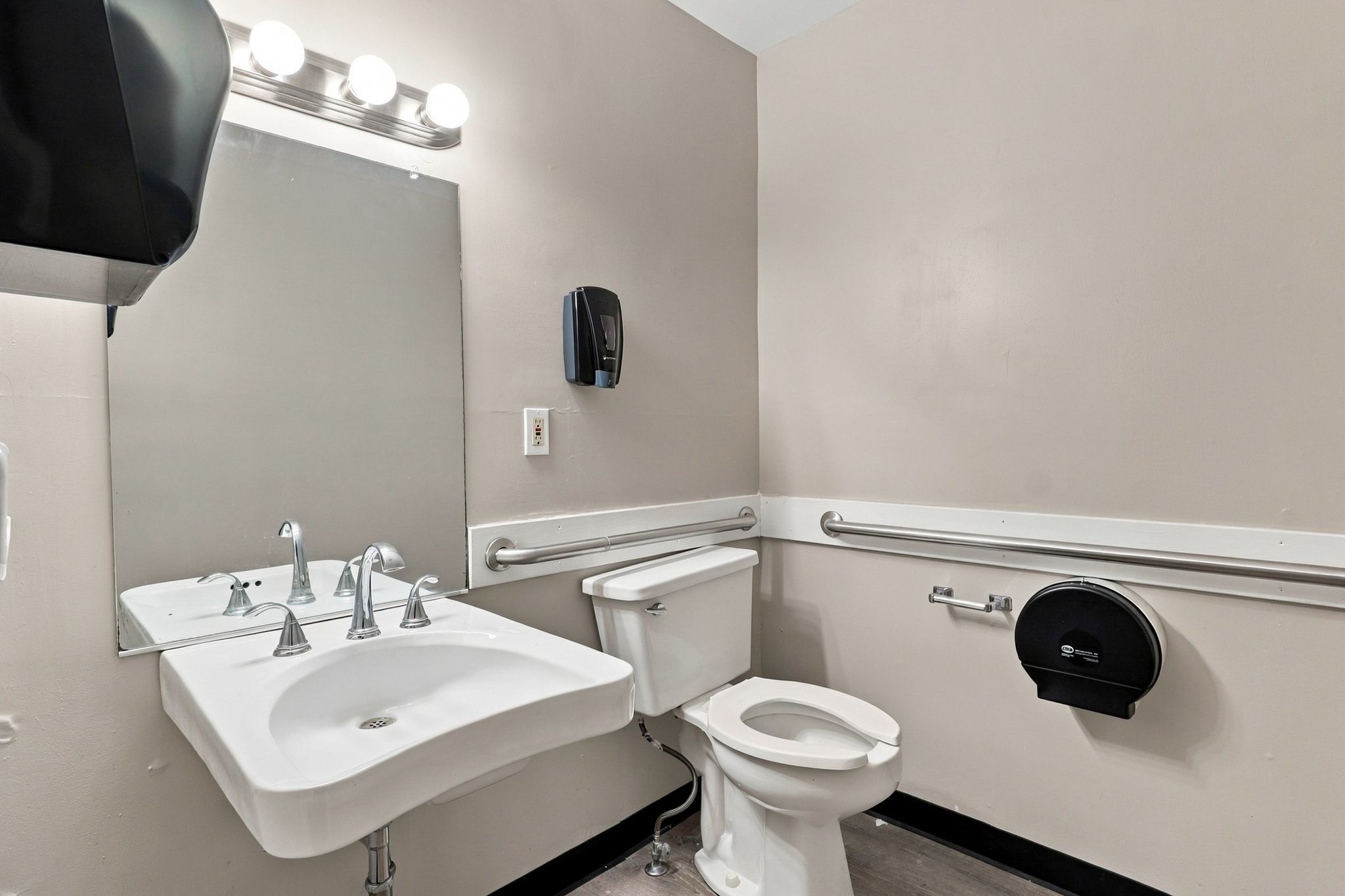 Property Photo #4